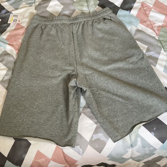 Puma Shorts   - Picture 3 of 5